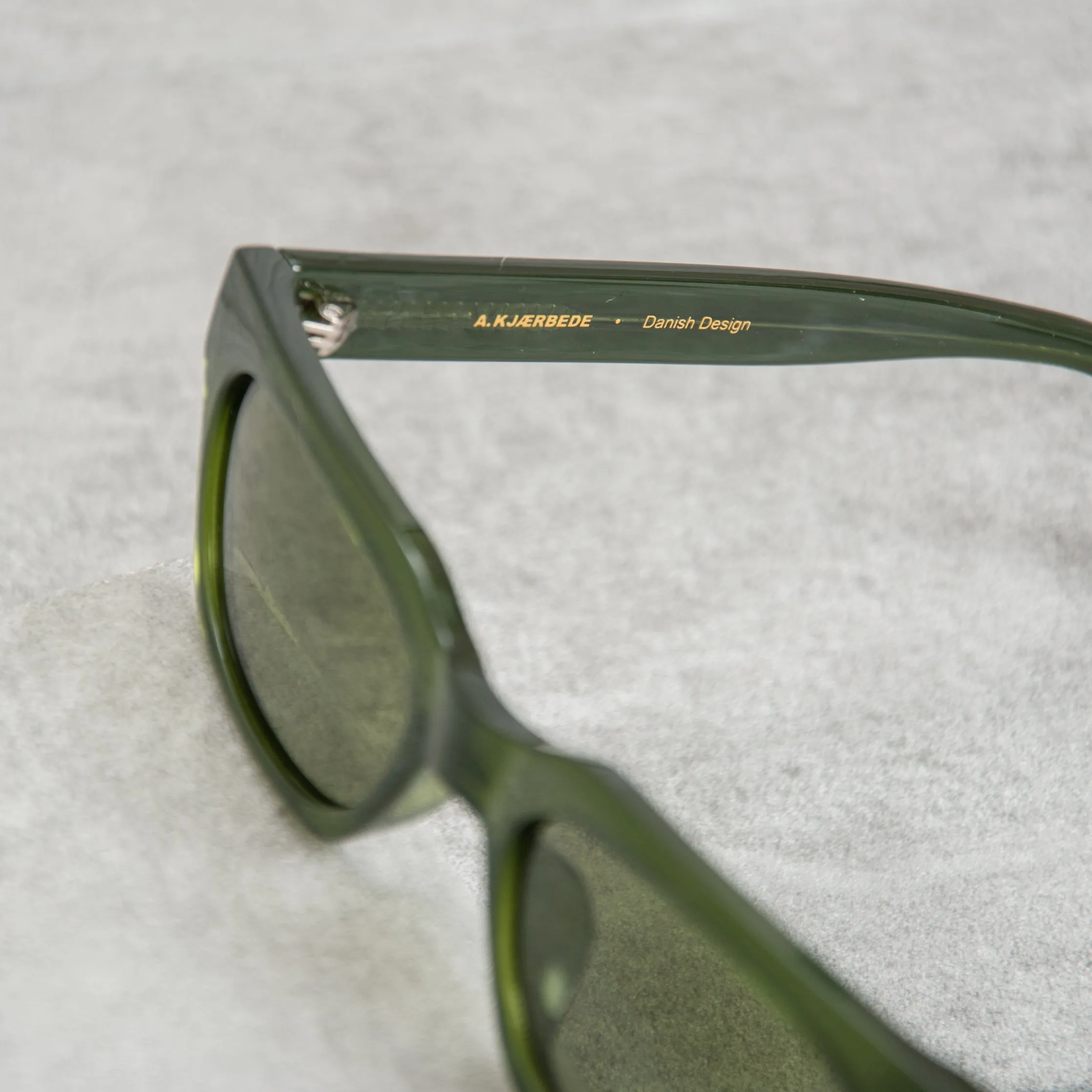 A Kjaerbede Bror KL2108-005 Sunglasses - Dark Green Transparent